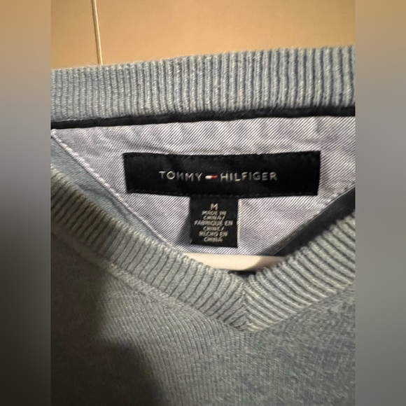 Baby blue Tommy Hilfiger sweater - Picture 3 of 3